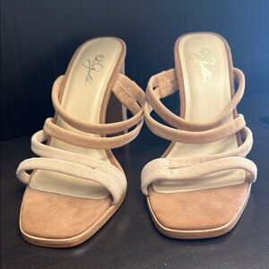 42 GOLD LONNIE KID SUEDE SANDAL SIZE 8 STRAPPY